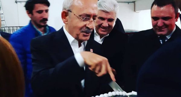 Kılıçdaroğlu, doğum gününü kutladı