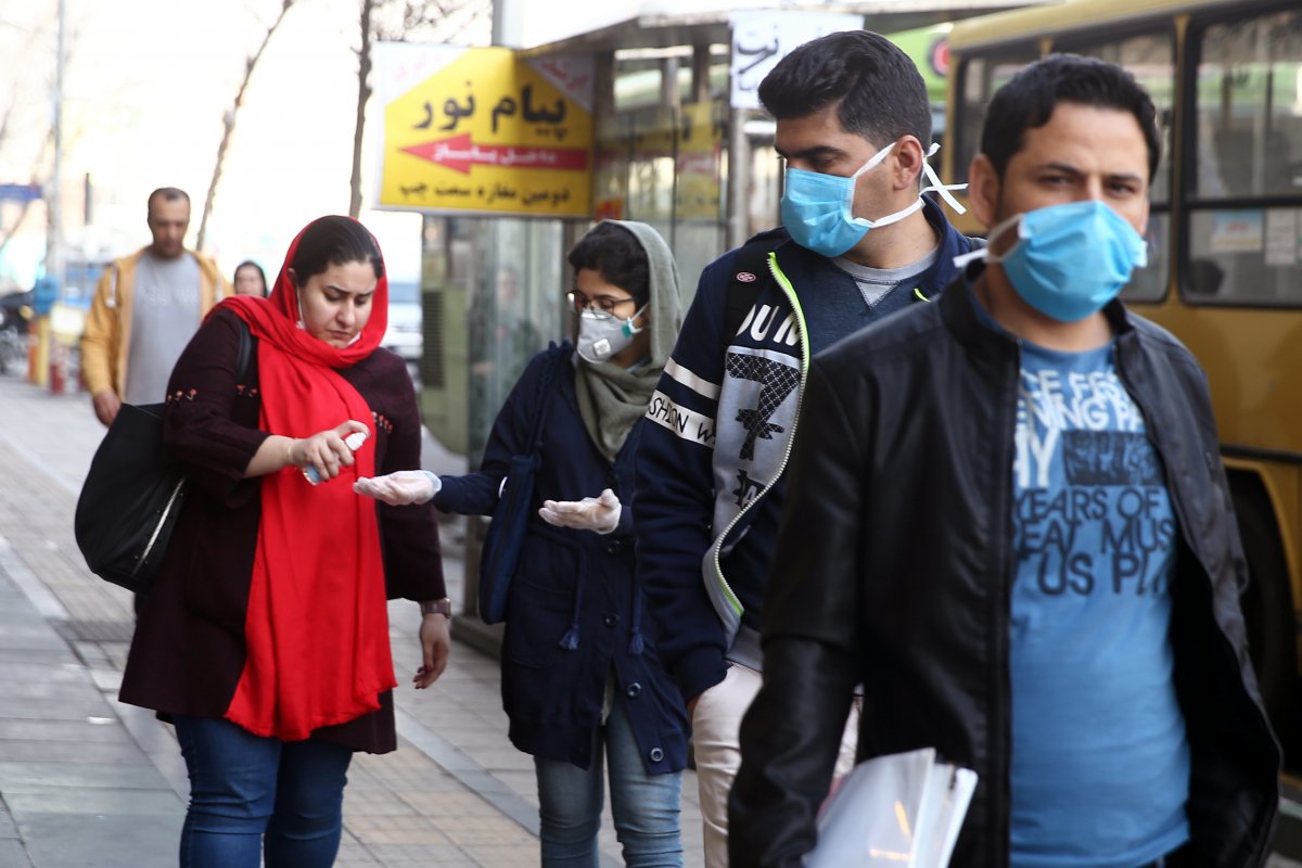İran'da tüm okullar ve üniversiteler tatil edildi