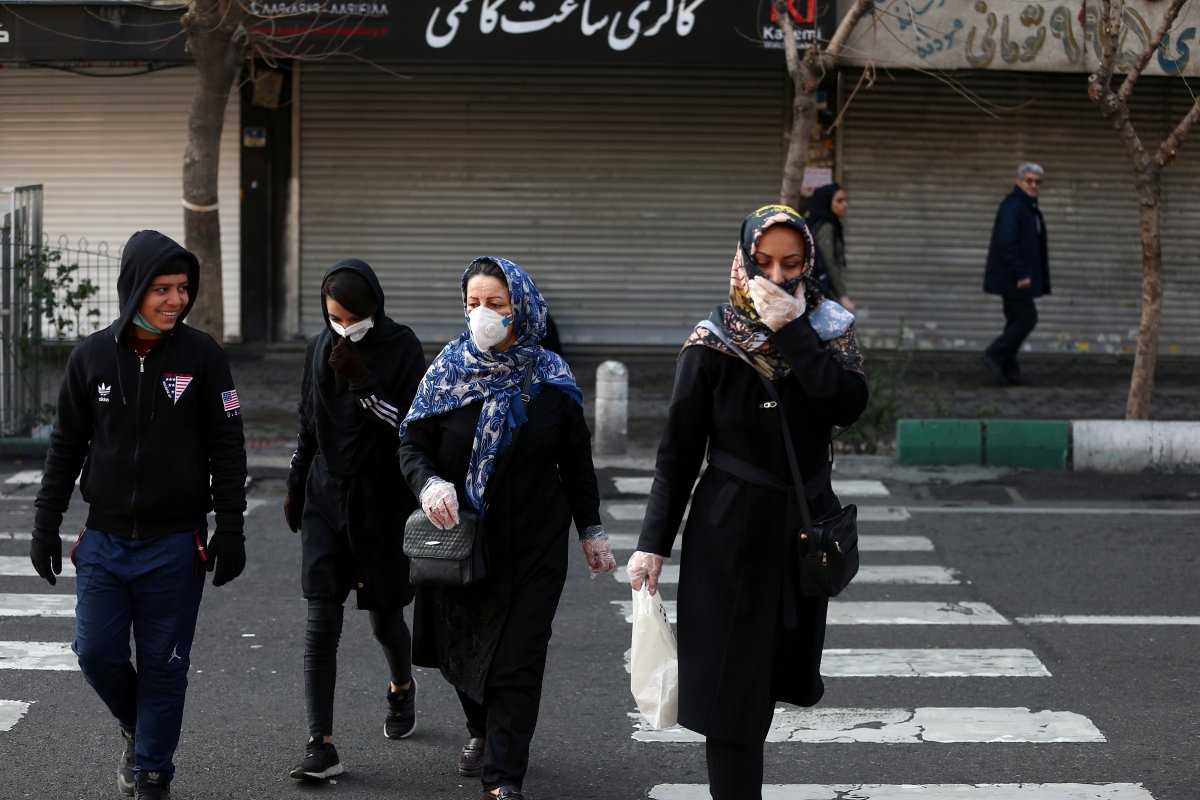 İran'da tüm okullar ve üniversiteler tatil edildi