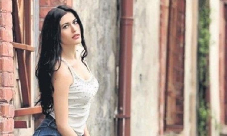 Miss Turkey güzeli Gizem Koçak’a misafirlikte dayak